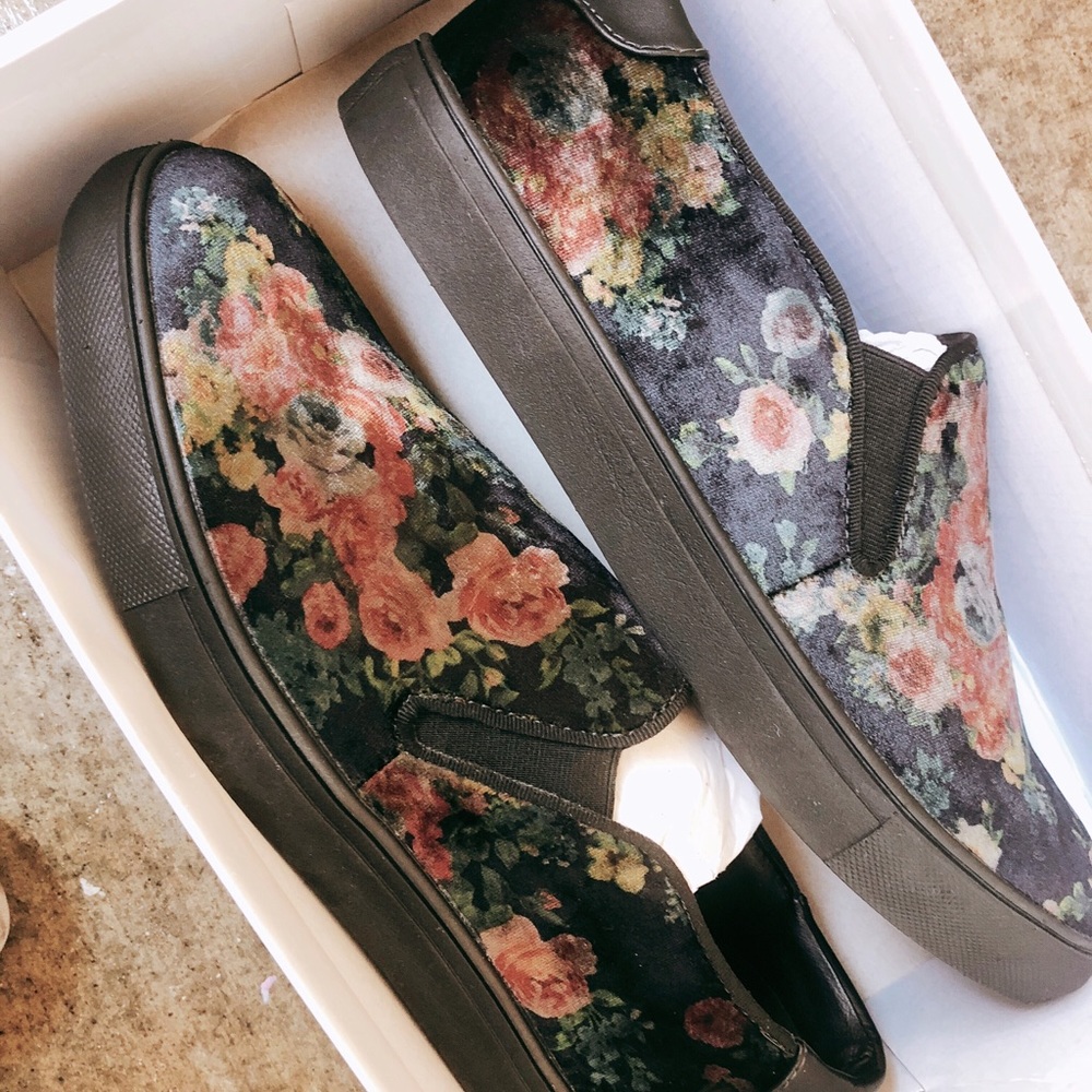 Steve Madden Men’s Slip Ons